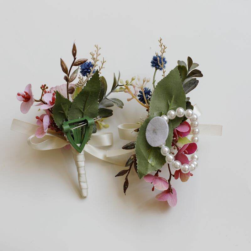 Picture of Wedding Boutonniere Bouquet Chest Brooch For Suit Lapel Fashion Accessories (1PS) (Creamy-White Corsage)