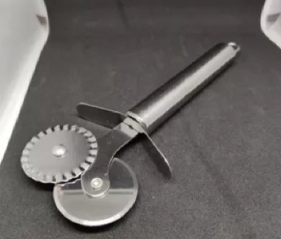 Picture of Pizza Wheel Cutter (Kitchen Wheel Slicer as Safety Cake Knife, Pizza Wheel Slicer, Pizza Wheel Cutter)-Multicolor