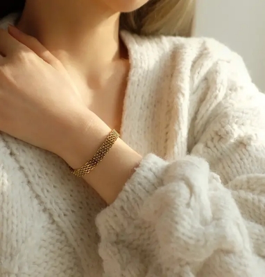 Picture of Necklace Bracelet] Europe and America Cross Border S Wholesale 2024 New Titanium Steel Light Luxury Minority Necklace Clavicle Ch - Gold