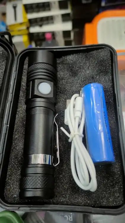Picture of Long Shot Zoomable Powerful USB rechargeable Waterproof led flashlight_ - Black