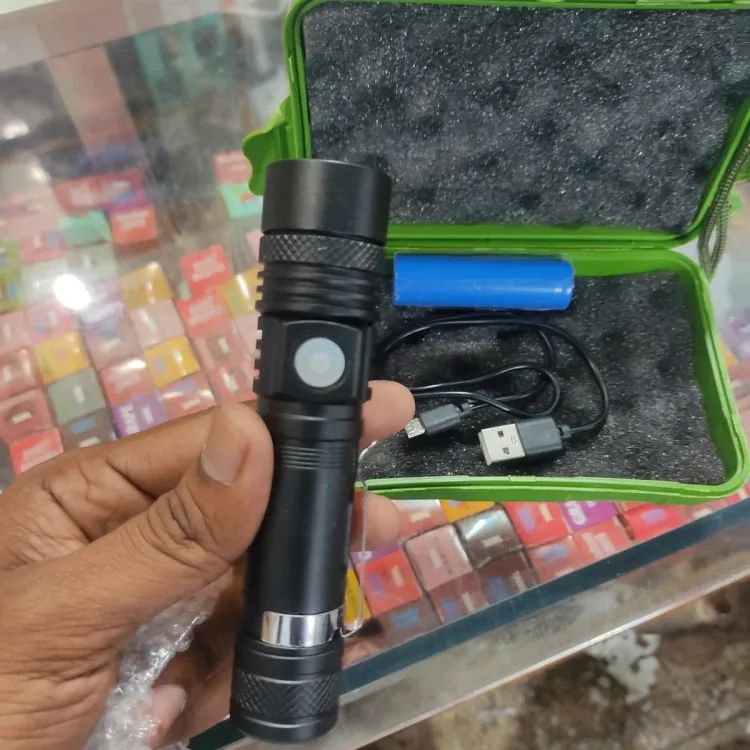 Picture of Long Shot Zoomable Powerful USB rechargeable Waterproof led flashlight_ - Black