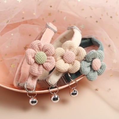 Picture of (Flower shape) Cat Bell Collar Colorful Adjustable Sweat Cute Cartoon Pet Collar Sun Flower Bowtie Soft Polyester Small Dog Cat Necklace - Multicolor - 
