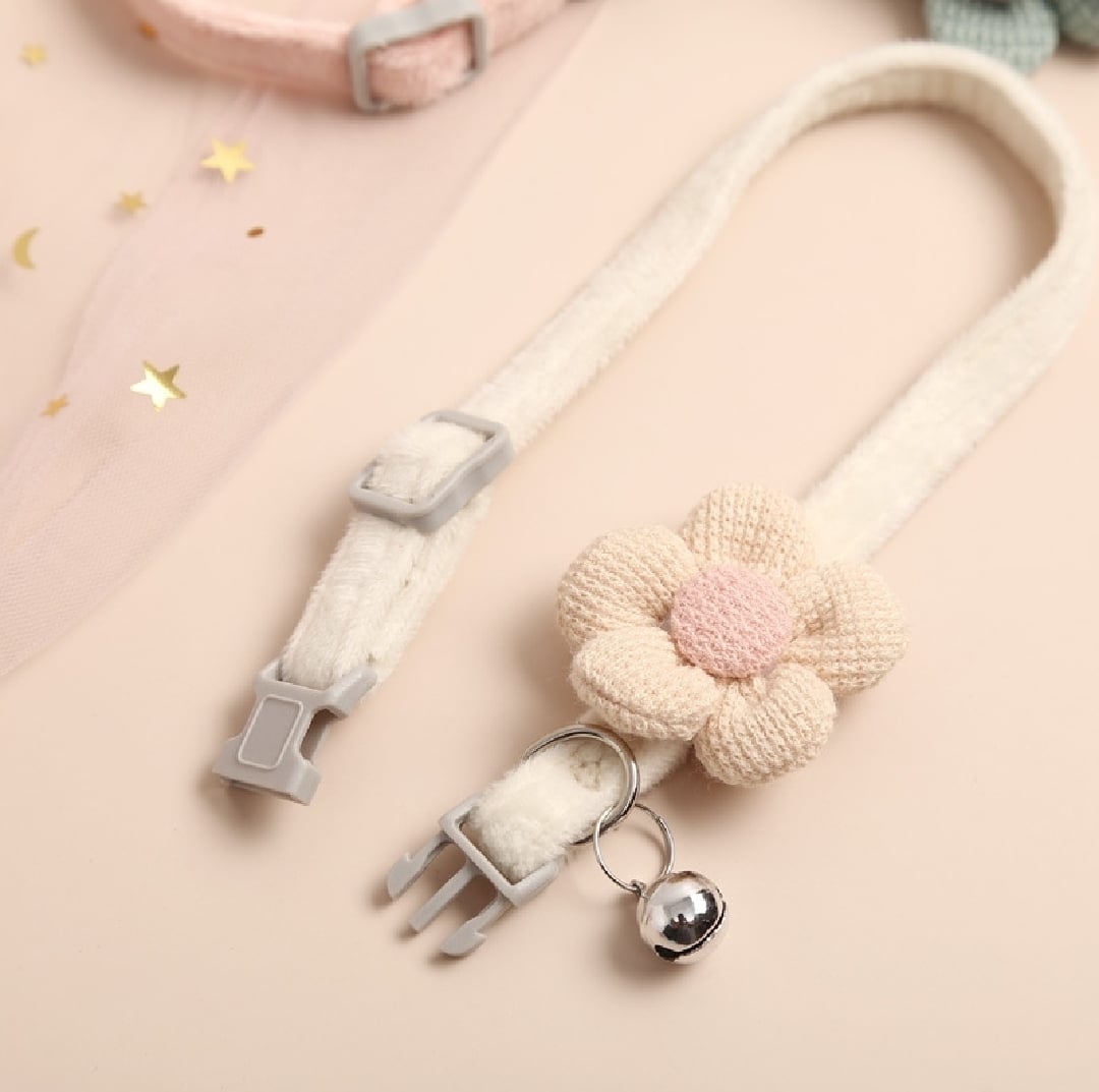 Picture of (Flower shape) Cat Bell Collar Colorful Adjustable Sweat Cute Cartoon Pet Collar Sun Flower Bowtie Soft Polyester Small Dog Cat Necklace - Multicolor - 