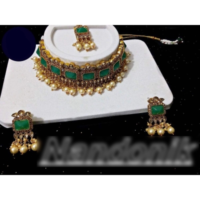 Picture of Elegant & Gorgeous Party-wear Indian Kundan Gajra Choker With Earring And Tikli Jewellery Set For Women 