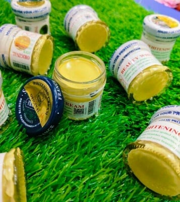 Picture of ST Dalfour Beauty Whitening Cream