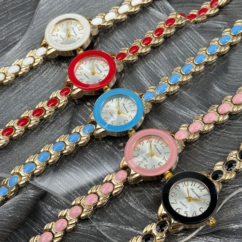 Picture of Experience premium style at an unbeatable price Women's Watch - Gold