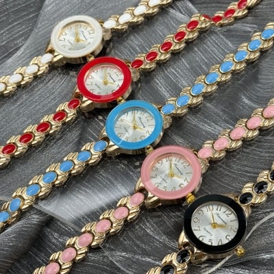 Picture of Experience premium style at an unbeatable price Women's Watch - Gold