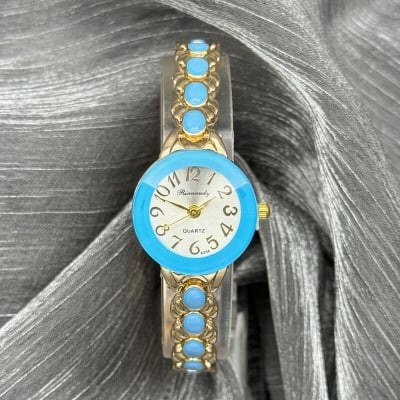 Picture of Experience premium style at an unbeatable price Women's Watch - Gold