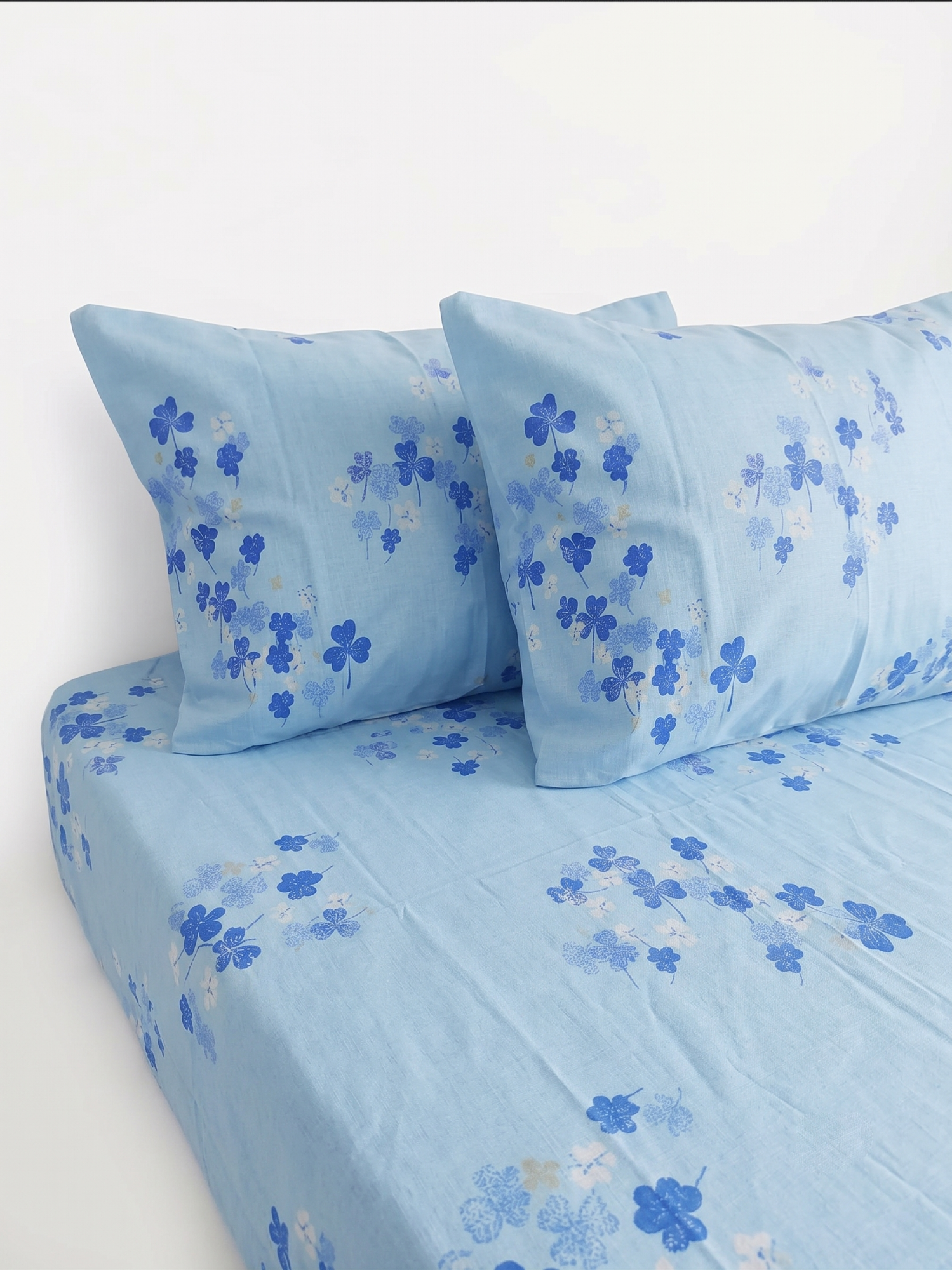 Picture of Cotton Printed Double King Size Bedsheet Set (7.5 × 8 Feet) with 2 Pillow Covers | Soft, Comfortable & Color Fast - Multicolor