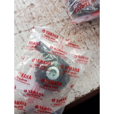 Picture of Yamaha saluto 125 meter paneam holder (original India product)