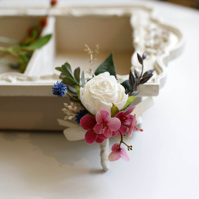 Picture of Wedding Boutonniere Bouquet Chest Brooch For Suit Lapel Fashion Accessories (1PS) (Creamy-White Corsage)