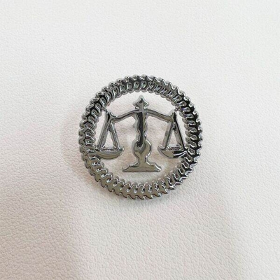 Picture of Scale Symbol Brooch Pin For Lawyer/Law Practitioner Suit Lapel Accessories (1ps) (Silver)