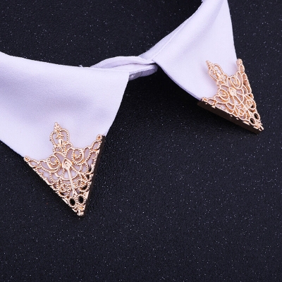 Picture of 1Pair Brooch Retro Hollow Pattern Shirt Triangle Metal Collar Pins Clothes Accessory (Gold)