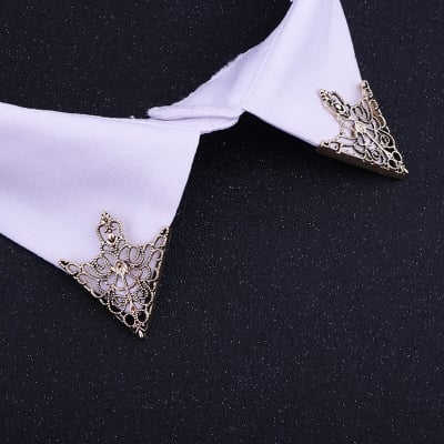 Picture of 1Pair Brooch Retro Hollow Pattern Shirt Triangle Metal Collar Pins Clothes Accessory (Bronze)