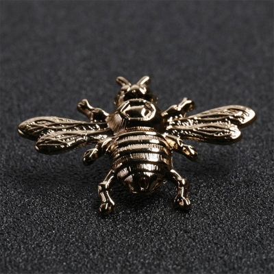 Picture of Golden bee brooch pin buckle for men women outfit fashion accessories (Gold)