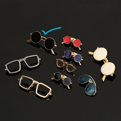 Picture of Men's Enamel Mini Sunglass Pin Brooch For Fashion Accessories (1Ps) (Golden Black (Big))