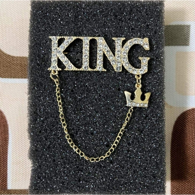 Picture of King Word Stoned Brooch For Men Fashion Suit Accessories (Golden)