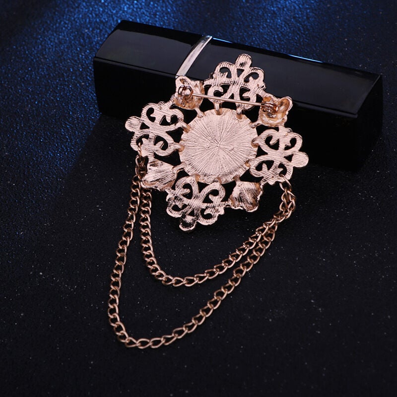 Picture of Tassel Badge Brooch For Men Suit Fashion Accessories (1Ps) (Green Stone - Golden)