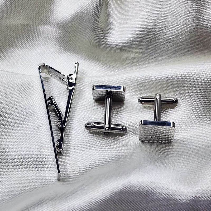 Picture of Cufflinks & Tie Clip Set for Men – Stylish Shirt & Suit Accessories (1 Set) (Plain Silver)