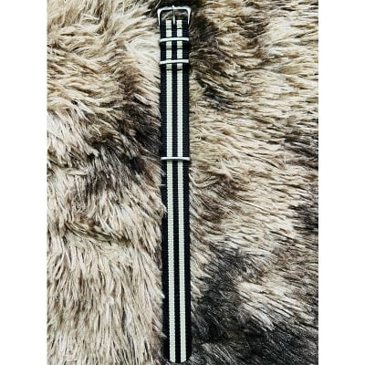 Picture of Fashionable Nylon Metal Watch Strap for man - 22mm (1Ps) (Black & Cream)