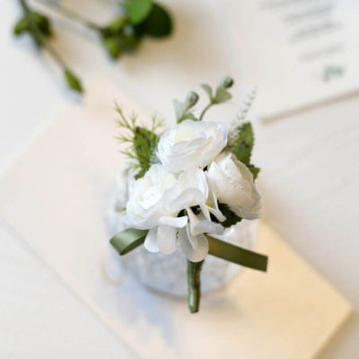 Picture of Wedding Boutonniere 3 Rose Bouquet Chest Brooch For Suit Lapel Fashion Accessories (1PS) (White Rose)