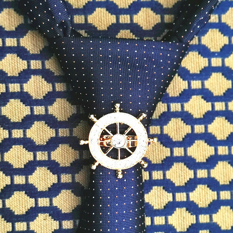 Picture of Tie Knot Buckle Brooch For Men Tie Fashion Accessories (Rudder Wheel Golden)
