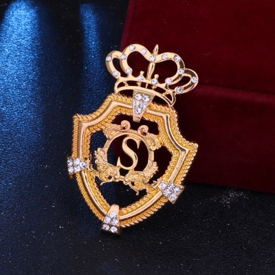 Picture of Large Size Crown Brooch Badge for Men Suit Accessories (Gold)