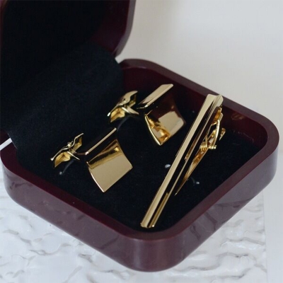 Picture of Luxury Square Cufflinks & Tie Clip Set For Men Fashion French Cuff Shirt Accessories (1Set) (Curved Solid Gold)