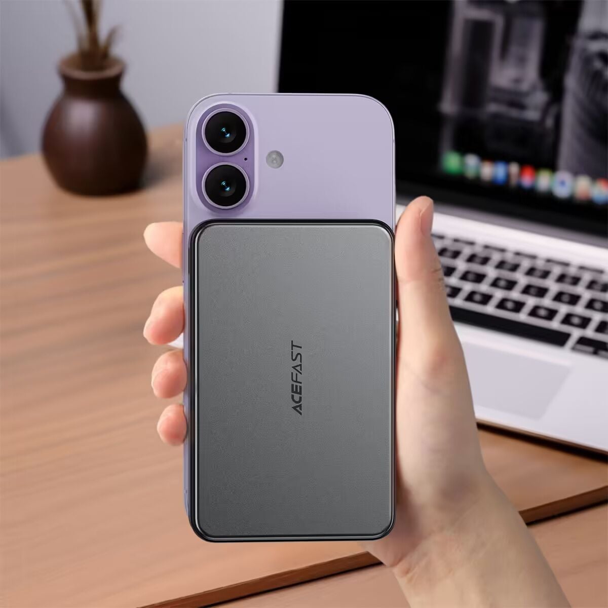 Picture of ACEFAST M31 22.5W 10000mAh Magnetic Fast Wireless Charge Power Bank