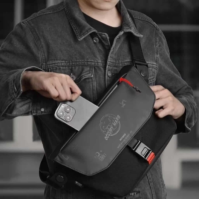 Picture of WiWU Space Exploration Message Bag X Crossbody Bag - Black