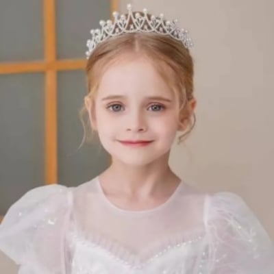 Picture of Romantic Butterfly Shape Princess Crown for Girls Handmade Rhinestone Pearl Headband For Birthday Wedding Model