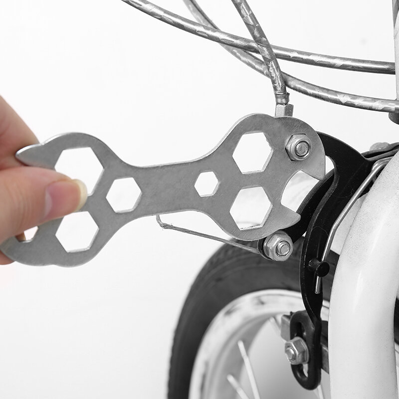Picture of Bicycle Freewheel 7 Speed Mountain MTB 14-28 Teeth With 13 In 1 Tools Free