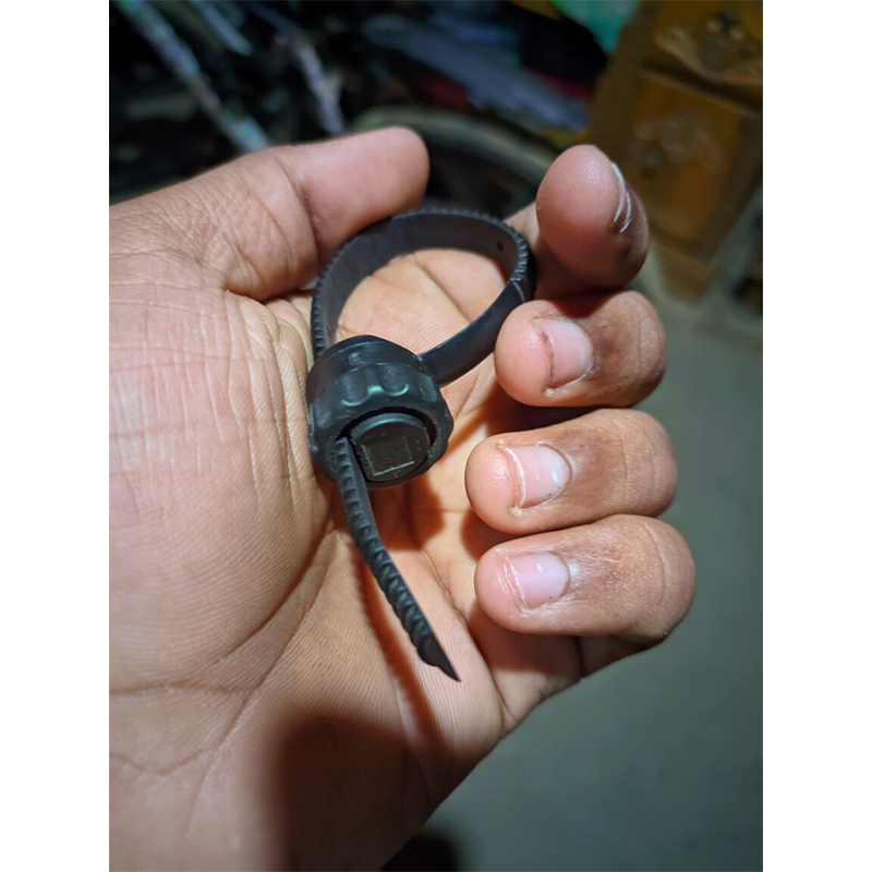 Picture of Depar Horn Strap Clamp 2pc _ Clamp For Bicycle Horns  Dipper light Zip Tie / Holder/ Dipper Light Badhar Belt সাইকেল হর্নের জন্য ক্ল্যাম্প