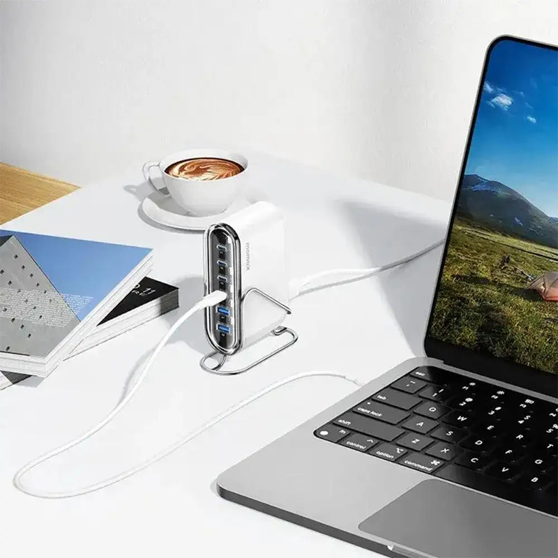 Picture of MOMAX 1-Charge Flow+ 120W USB-C & USB-A 6-Port GaN Desktop Charger (UM55)-White