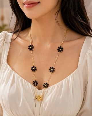 Picture of Women's Black Daisy Flower Necklace | Korean Style Gold Chain | Elegant Fashion Jewelry - Black