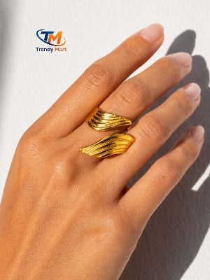 Picture of Luxury Gold Wave Open Ring for Women | Adjustable Fashion Finger Ring