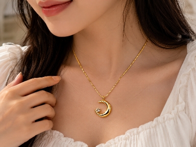 Picture of Women's Gold Crescent Moon Crystal Necklace | Korean Style Elegant Pendant Chain | Fashion Jewelry Gift - Gold