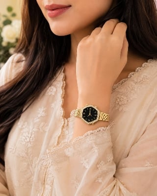 Picture of Luxury Gold Hexagon Women's Bracelet Watch | Elegant Quartz Wrist Watch | Fashion Gold Plated Watch - Black