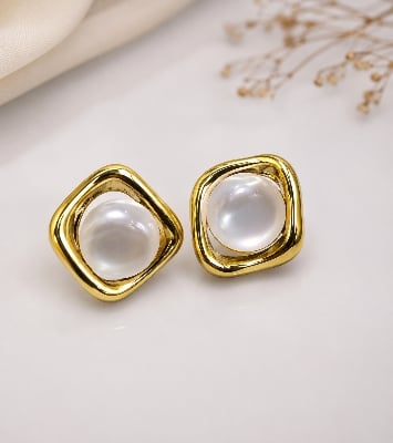 Picture of Elegant Golden Pearl Earrings - Gold