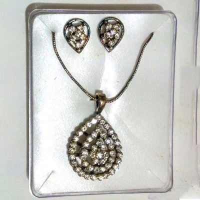 Picture of Stone Necklace with Ear Ring-Silver
