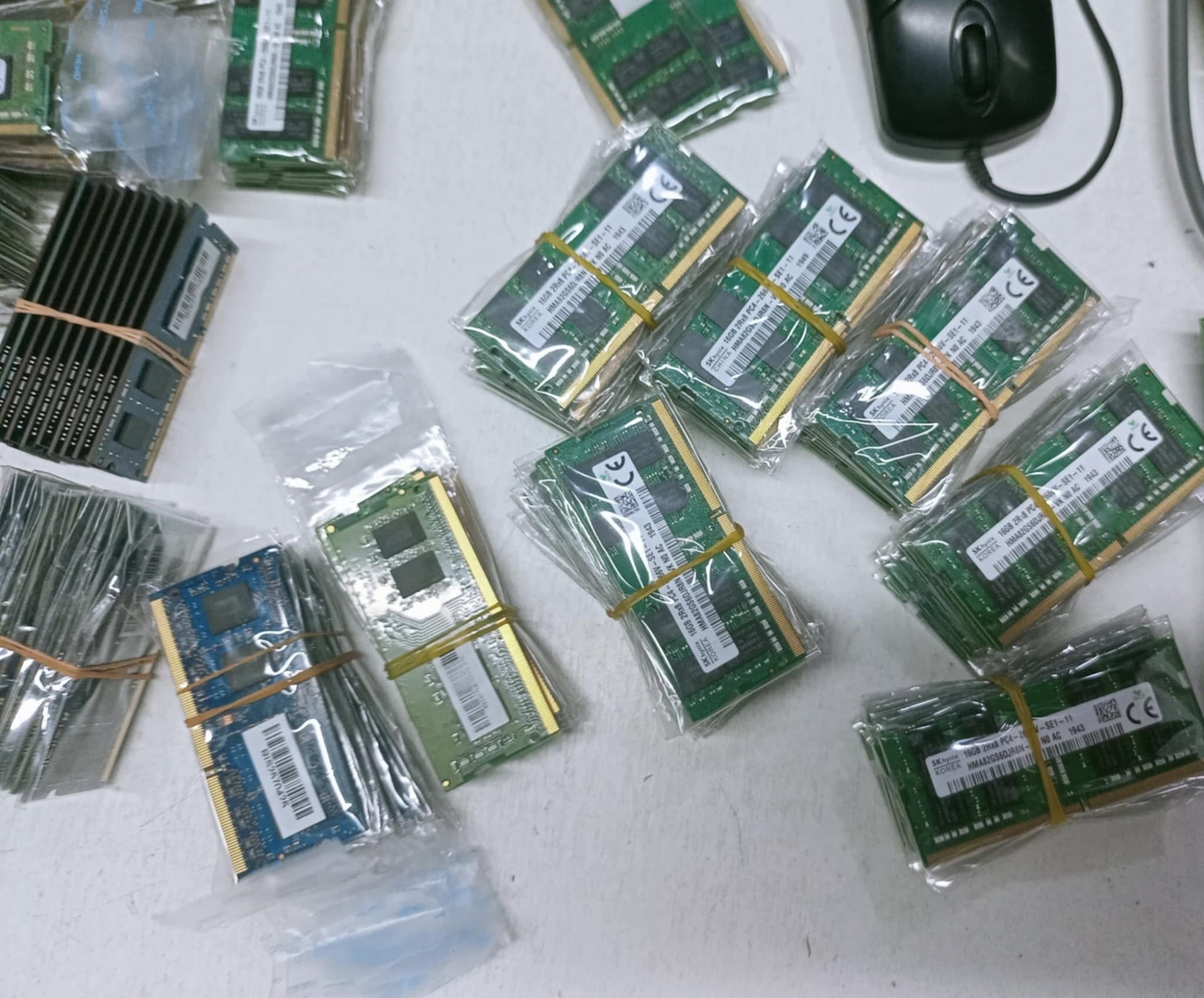 Picture of 8 GB DDR4 RAM PC4-21300 -2666V -260 PIN SODIMM Laptop RAM samsung - others - korean With 2 Years waranty