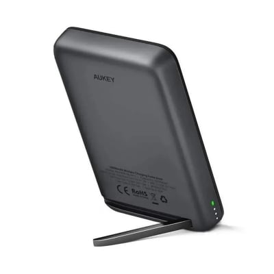 Picture of aukey-magfusion-5000-slim-5000mah-magnetic-wireless-charging-power-bank-pb-ms03