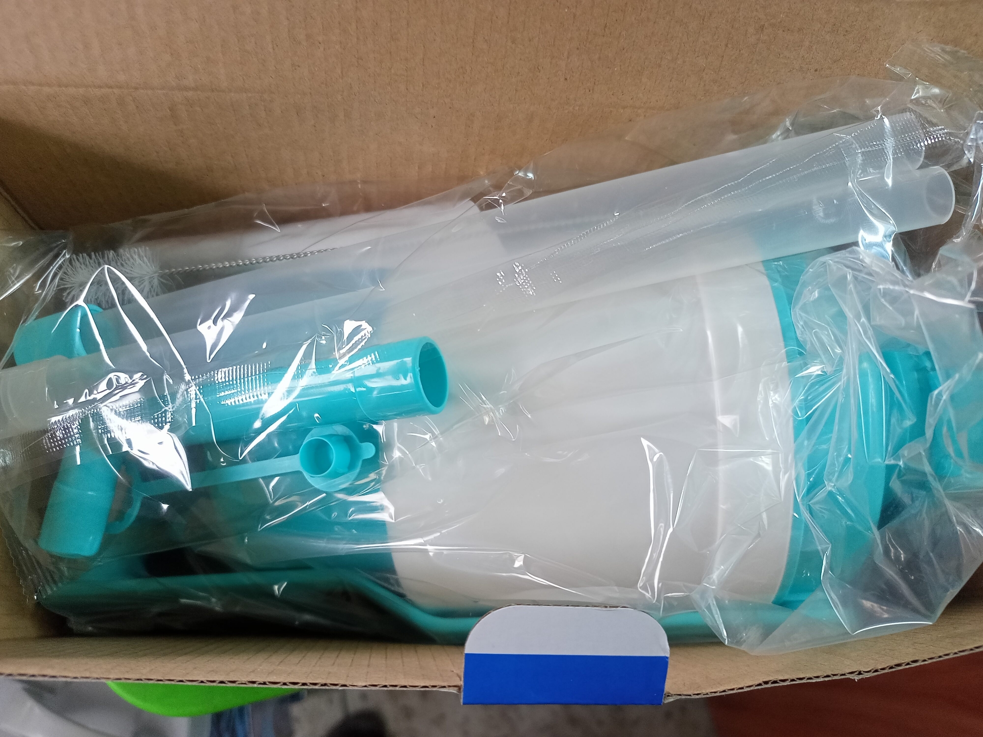 Picture of Manual Water Pump for Water Bottles and Cans - Multicolor