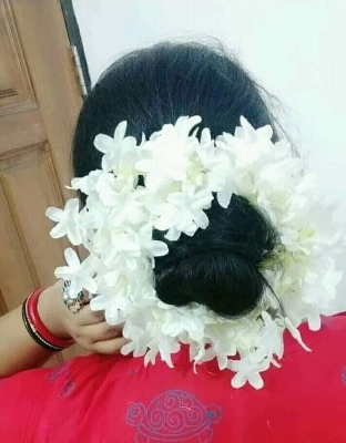 Picture of 1 stick Artificial Hair Flower For Women Hair accessories gajra flower / Khopar Ful-White