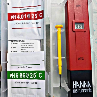 Picture of Hanna Pocket pH Meter, China-Multicolor