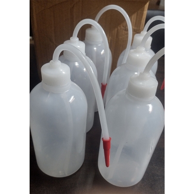 Picture of PolyLab Plastic Wash Bottle 500 ml India-Multicolor