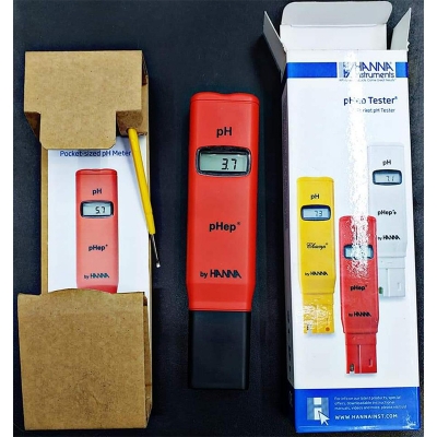 Picture of pH Meter | Family pH Meter | Hanna Family Type pH Meter | HI98107-Multicolor