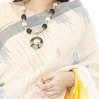 Picture of Tassel Setting Multicolor Monipuri Tant Saree