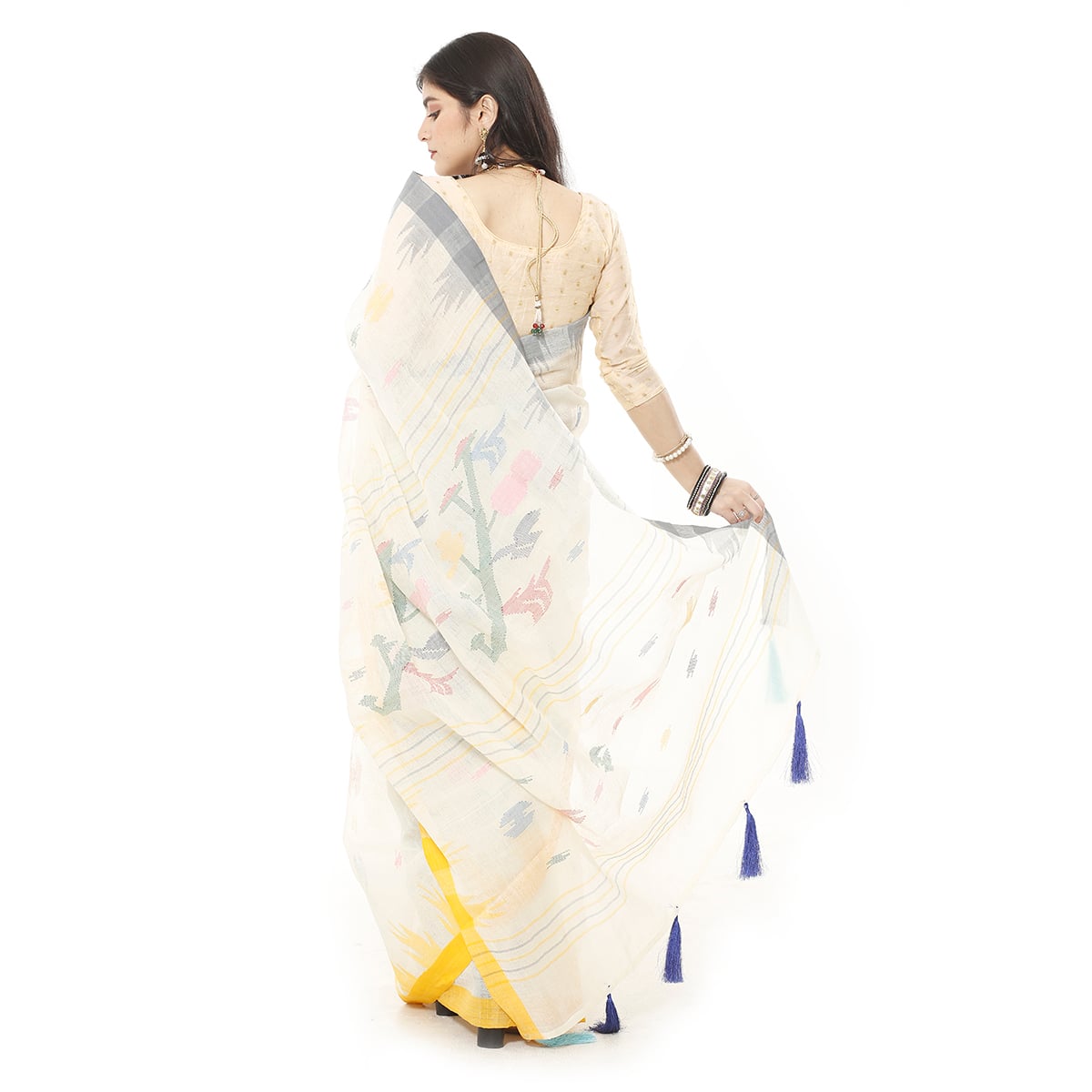 Picture of Tassel Setting White Color Monipuri Tant Saree