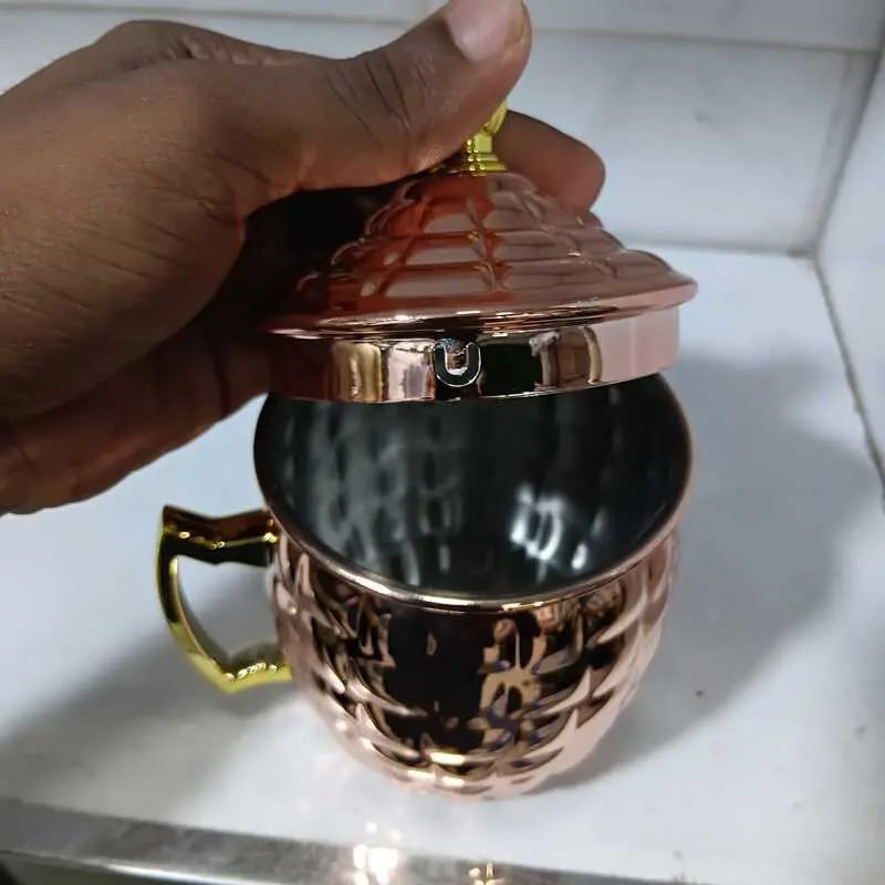 Picture of Luxury Diamond Cut Metallic Mug with Crown Lid (Golden & Rose Gold)